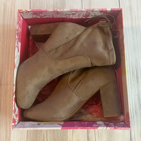 π HP π NIB Chinese Laundry Boots Kyla Heels - Picture 2 of 11